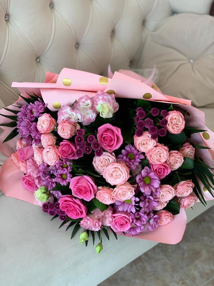 Букет цветов из: Хризантемы, Розы и Лизиантусы в Ефремове