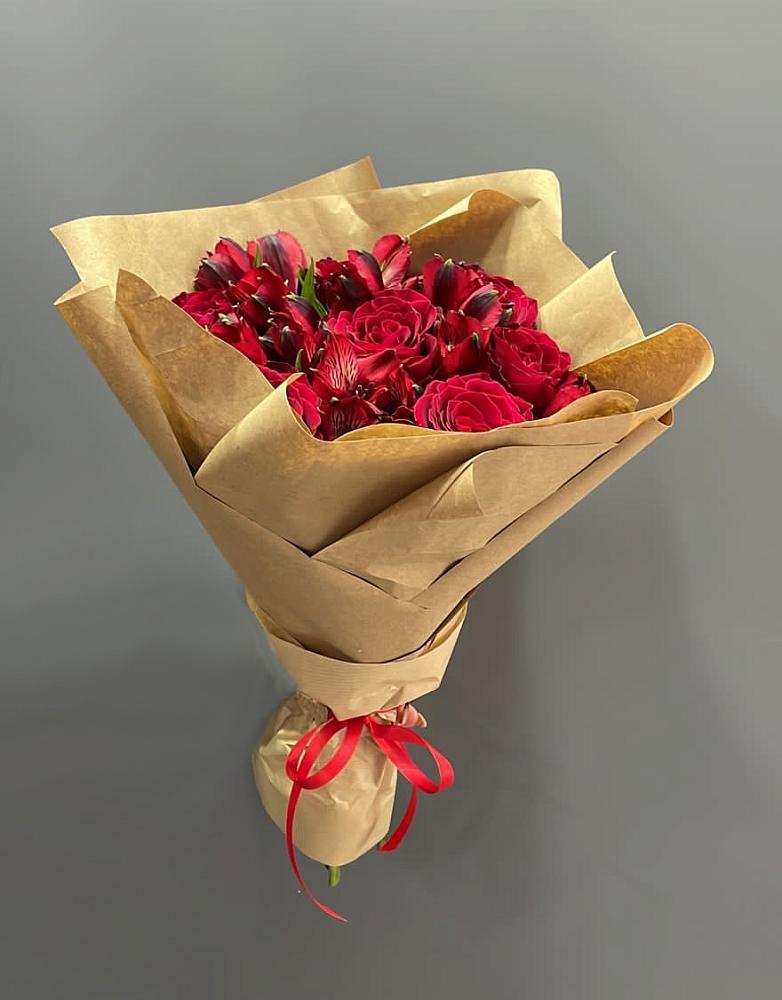 Букет цветов из: Альстромерии и Розы в Ефремове