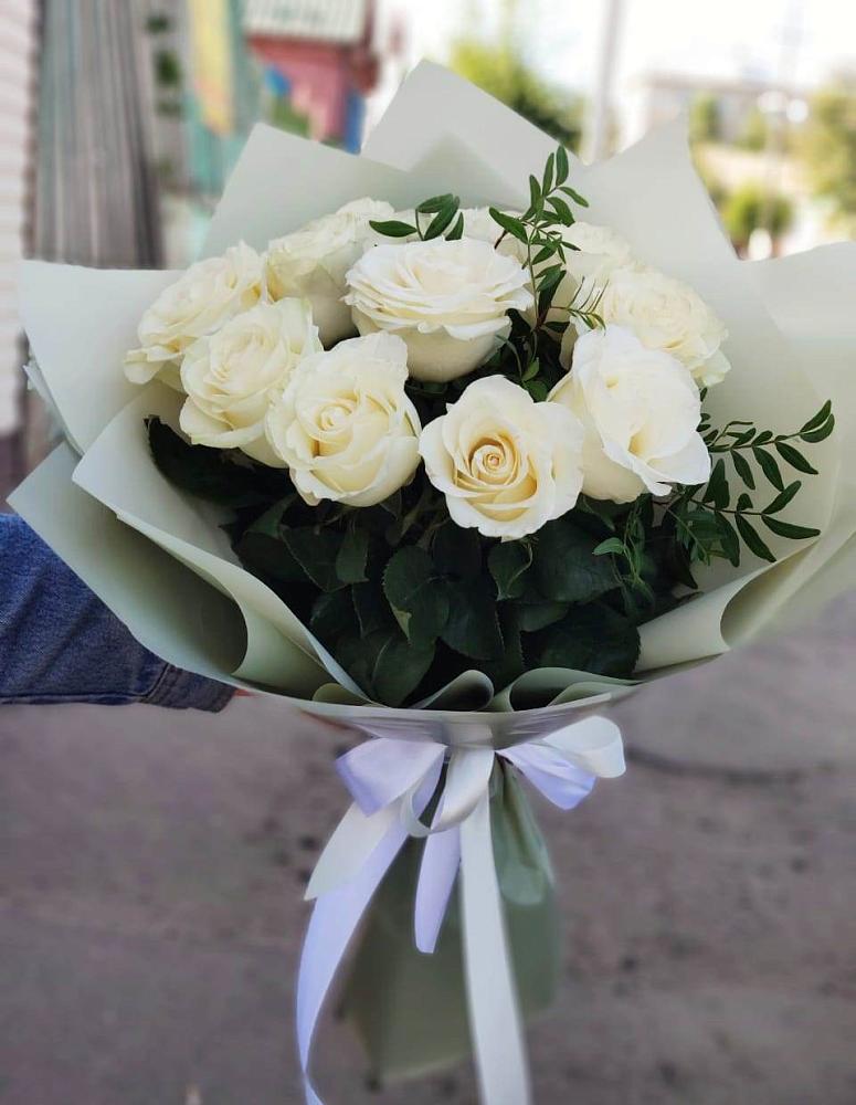 Букет Белые розы Проуд в Ефремове