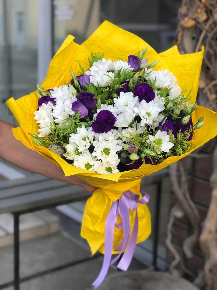 Букет цветов из: Ирисы, Хризантемы и Ромашки в Ефремове