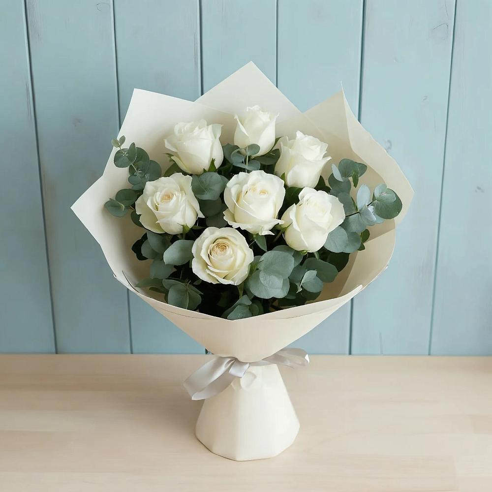 Букет Белые розы в Эвкалипте в Ефремове