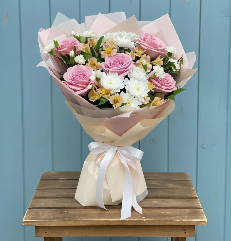 Букет цветов из: Гвоздики, Орхидеи и Розы в Ефремове